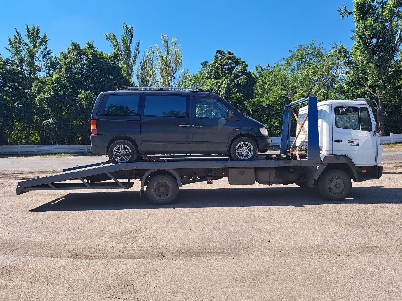 Перевозка автомобиля эвакуатором по ДНР