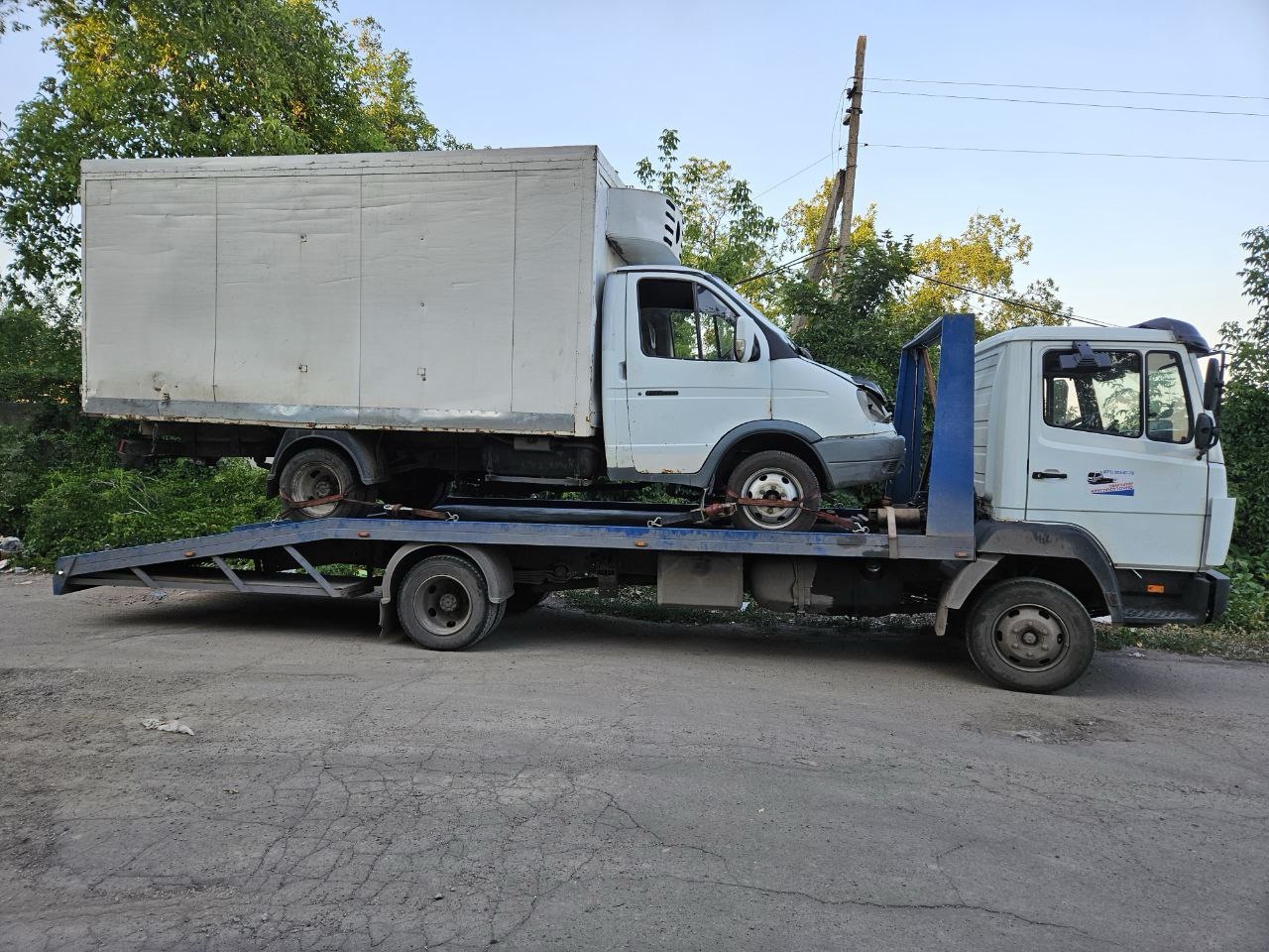 Эвакуация легкового автомобиля по ДНР