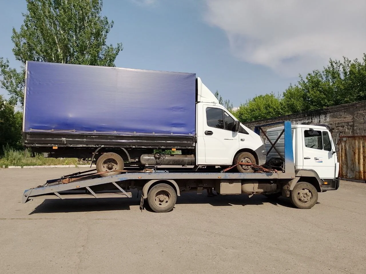 Эвакуация внедорожника по ДНР