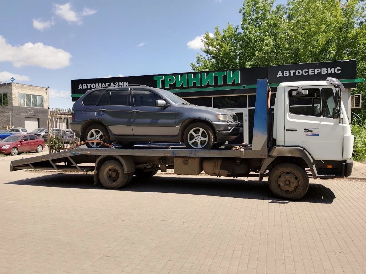 Эвакуация автомобиля после ДТП по ДНР